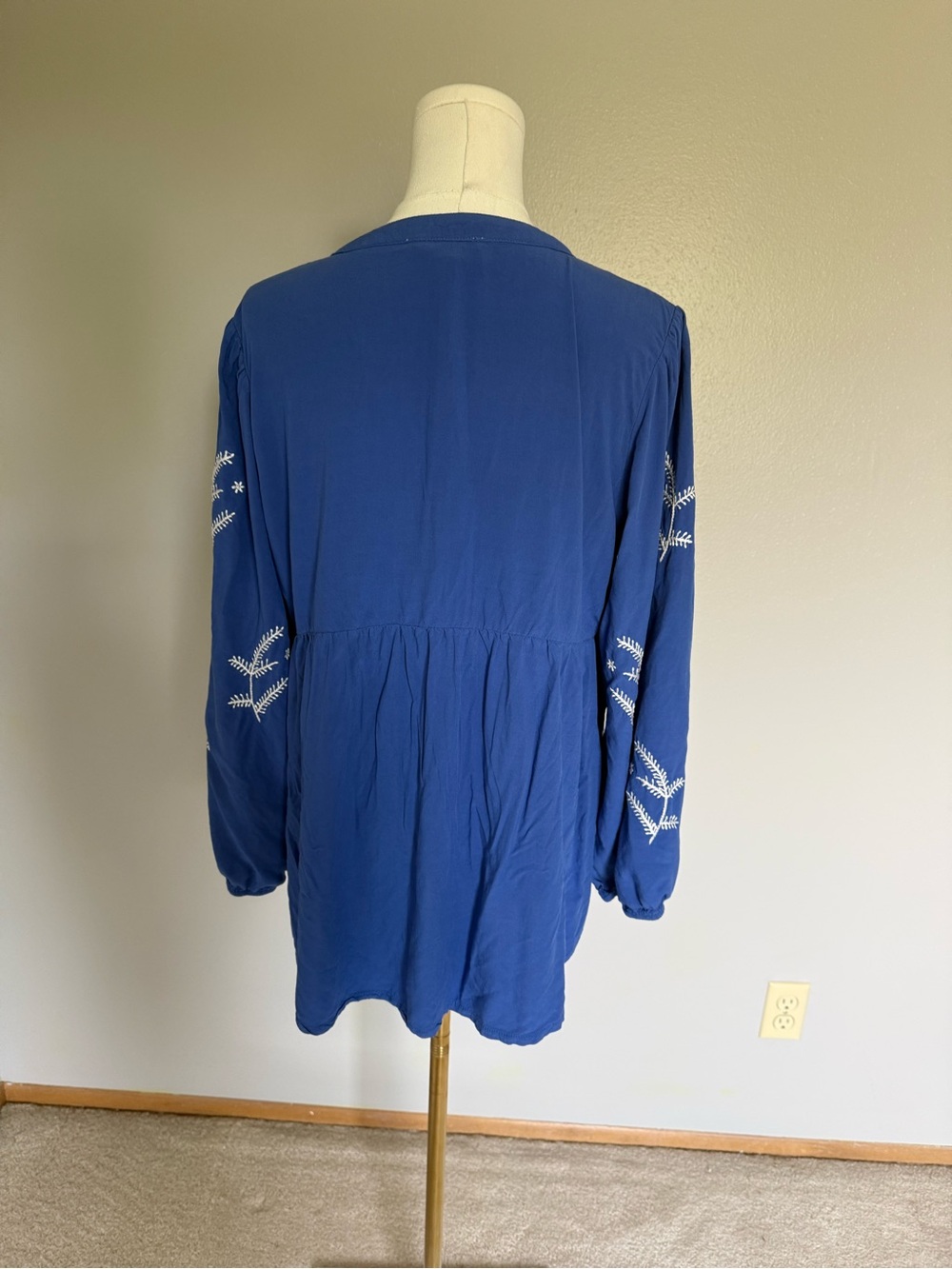 Luna Moon Anthropologie Women's Blue Embroidered Tunic Blouse - Boho V-Neck - Picture 6 of 9
